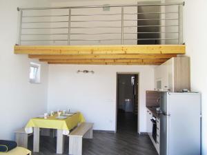 Apartments with parking space Banjol, Rab - 11082