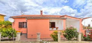 Holiday house with a swimming pool Fazana - 11396 