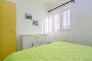 Holiday house with a swimming pool Fazana - 11396