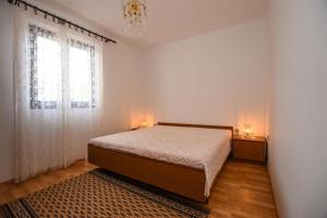 Two-Bedroom Apartment with Balcony room in Apartments with a parking space Pag - 11358