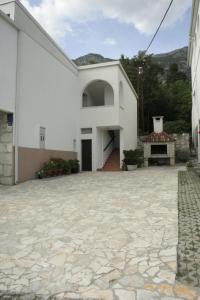 Apartment Gradac 11332a