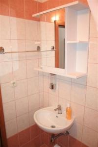 Apartments with parking space Gradac, Makarska - 11332