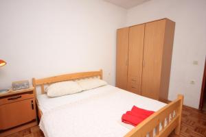 Holiday house with a parking space Kraj, Pasman - 8258