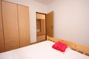 Holiday house with a parking space Kraj, Pasman - 8258