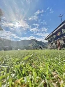 阿卡萨拉莫叶秋旅馆 - 莫伊西德约斯