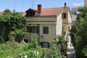 Apartments by the sea Opatija - 10411 