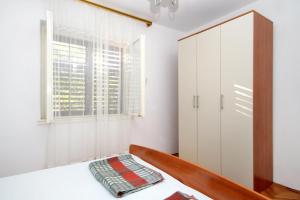 Apartments with a parking space Novalja, Pag - 10417