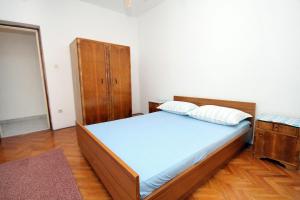 Apartments with a parking space Novalja, Pag - 10417