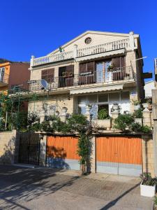 Apartments with a parking space Gradac, Makarska - 6825