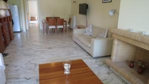 Modern apartment near Acropolis peaceful location.