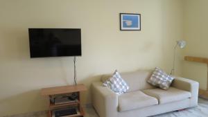 Modern apartment near Acropolis peaceful location.