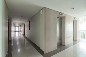 Urbanview Hotel Newton Riau Bandung by RedDoorz
