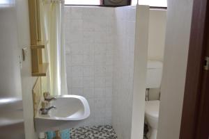 Anglers Lodge 4 - bring your own linen