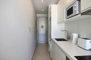 Phaedrus Living - Seaside Luxury Flat Harbour 108