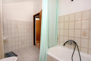 Apartments by the sea Mandre, Pag - 6539