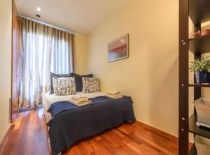 RamblasRentals Stylish Bright 3BR New Catalan Flat 10m Ramblas - Parking - Wifi