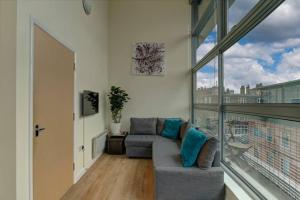 1 Bed NQ Penthouse Panoramic Views