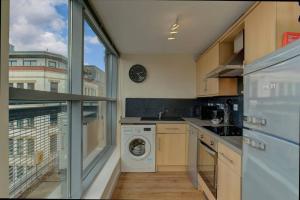 1 Bed NQ Penthouse Panoramic Views