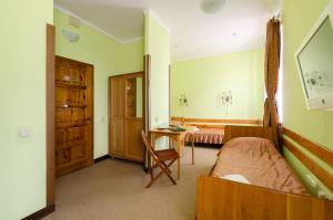 Тиса Економ