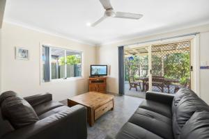 PJs Cottage - Bring your own linen.