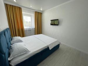 АУЕЗОВА 189б ЖК Салтанат Центр Евродвушка с 2 х спальной кроватью и двумя диванами - Ubytování bez kategorie ve městě Kokčetau