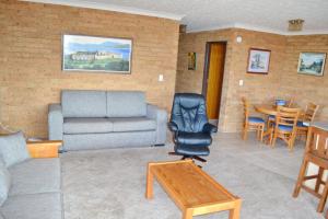 Seacrest Unit 1 - Bring your own linen.