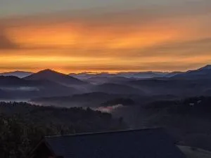 Our Smoky Mountain View - keyless entry - Caton