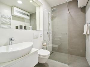 Bed of Roses APT 1, Luxury, Designer decorated