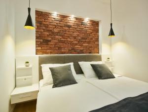 Bed of Roses APT 2, Premium, Designer decorated