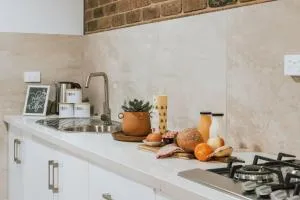 Olinda Sandstone Apartment 2 Bedroom Spa bath - Sassafras