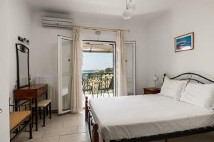 Seaview Villa Leana with Private Pool by Konnect, Nisaki