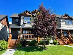 Perfect base Invermere 3bd townhouse mt views with garage - Panorama