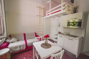AvocadoHouse2VistaTerme img1