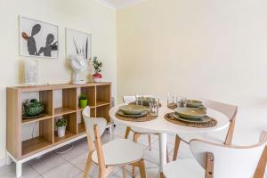1BR Infante Flat in Quarteira by LovelyStay