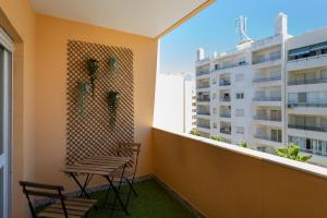 1BR Infante Flat in Quarteira by LovelyStay