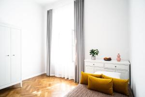 Golden Queen Apartments City Center