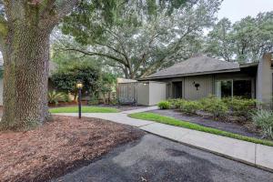 Wonderful vacation condo near the beach shops and restaurants