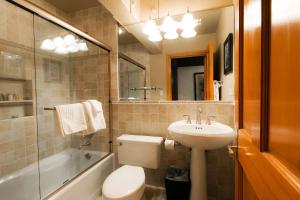 Luxury Three Bedroom Suite with Two Hot Tubs apartment hotel