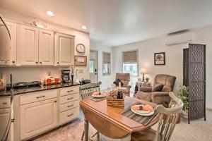 Cozy Garden Room in Welsh Mountain Suites!