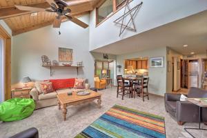 All-Season Base! Unit w/ Balcony in Beech Mountain