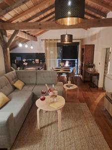 Maisonnette vue sur forêt