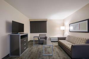 King Suite room in Best Western Northwest Indiana Inn