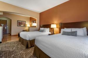 Queen Suite with Queen Beds - Non-Smoking room in Best Western Plus Chelsea Hotel