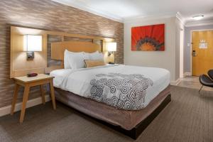 King Room room in Best Western Plus University Inn