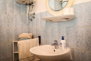 Holiday house with a parking space Bobovisca, Brac - 11435