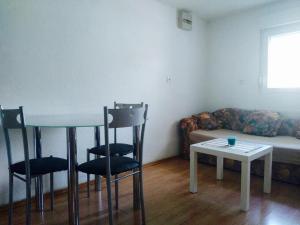 Apartments with a parking space Razanac, Zadar - 11429