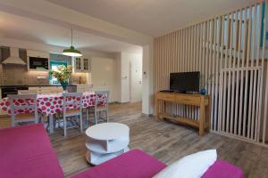 Holiday house with a parking space Kornic, Krk - 11504