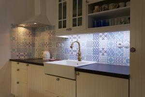 Apartments with parking space Kornic, Krk - 11506