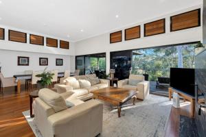 Elouera at Greenfields Beach 4pm Check Out Sundays