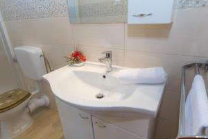 Apartments by the sea Veli Rat, Dugi otok - 11525